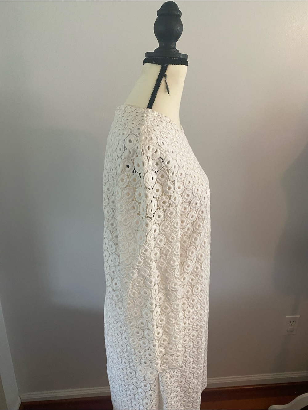 Kate Spade New York size 8 white eyelet dress - Picture 3 of 8